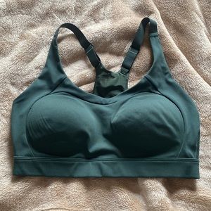NWOT Gymshark Sports Bra Size Large